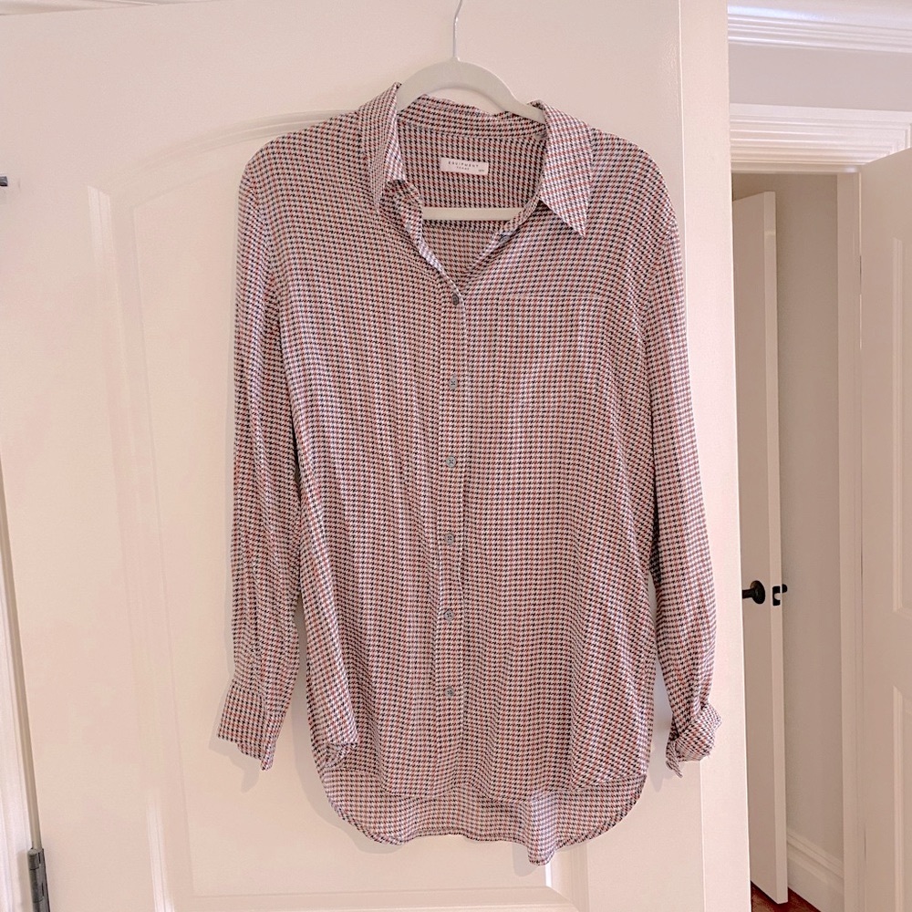 New without tags Equipment houndstooth silk top